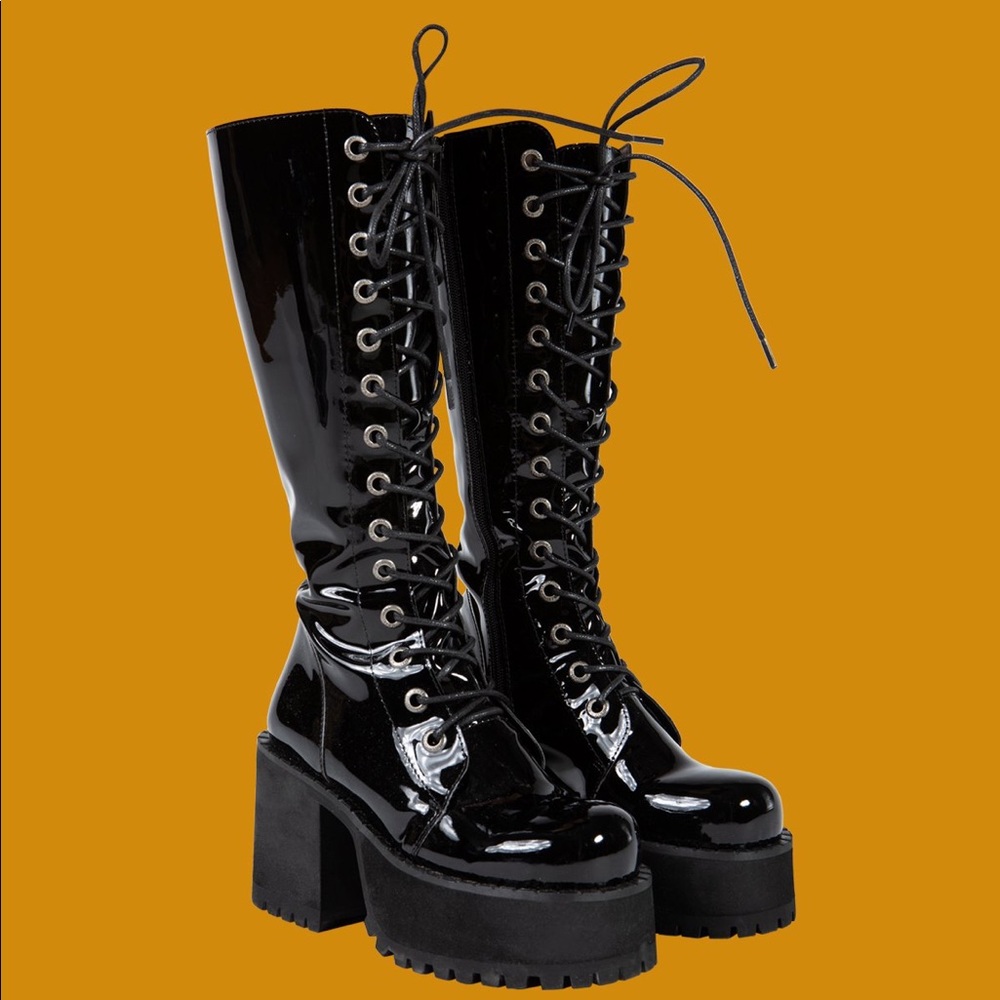 UNIF trinity boot